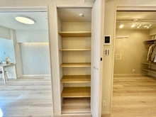 【神奈川県/横浜市神奈川区台町】横浜ウェイサイドマンション 収納：リビング