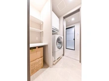 【神奈川県/横浜市西区岡野】プラウド横浜岡野一丁目 洗面所横スペース