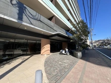 【神奈川県/横浜市保土ケ谷区川辺町】アリュール横濱星川 アプローチ