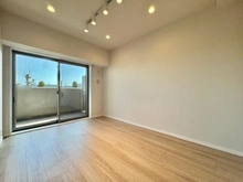 【神奈川県/横浜市神奈川区片倉】ナイスヒルズコート三ッ沢片倉 洋室：約6帖