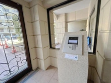 【神奈川県/横浜市南区永田台】レイディアント横濱ユーロヒルズ エントランス：オートロック