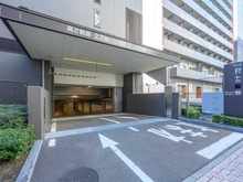 【神奈川県/横浜市西区北幸】ブランズ横浜 駐車場：車両出入口