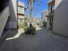 【神奈川県/横浜市神奈川区白楽】ライブタウン白楽 C棟 共用部：C棟前