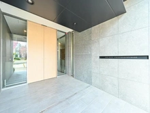 【神奈川県/横浜市南区日枝町】プラウド横浜阪東橋 エントランス