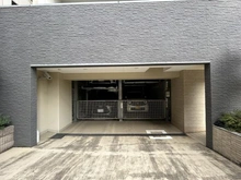 【神奈川県/横浜市南区白妙町】ルネサンス横浜阪東橋 駐車場