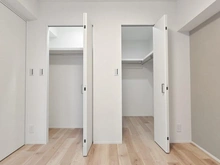 【神奈川県/横浜市中区山下町】ライオンズステージ山下公園 収納：クローゼットとウォークインクローゼット有り