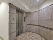 【神奈川県/横浜市中区山下町】ライオンズステージ山下公園 共用部：エレベーターホール