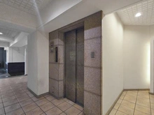 【神奈川県/横浜市中区山下町】ライオンズステージ山下公園 共用部：エレベーターホール