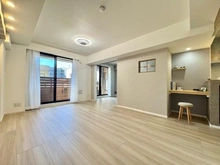 【神奈川県/横浜市神奈川区大口通】マイキャッスル大口駅前 リビング・ダイニング：※家具・調度品は販売価格に含まれません。