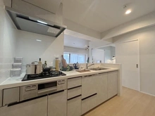 【神奈川県/横浜市南区平楽】横浜ダイカンプラザスポーツメント キッチン：大規模修繕中
※家具・調度品等は販売価格に含まれておりません