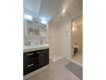 【神奈川県/横浜市南区平楽】横浜ダイカンプラザスポーツメント 洗面所：※家具・調度品等は販売価格に含まれておりません