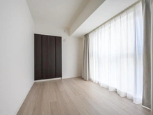 【神奈川県/横浜市中区山下町】グランドメゾン山下公園 洋室：約5.7帖洋室