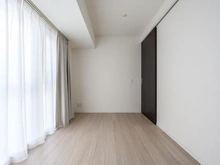 【神奈川県/横浜市中区山下町】グランドメゾン山下公園 洋室：約5.7帖洋室