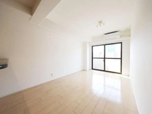 【神奈川県/横浜市中区吉浜町】エトアール吉浜 リビング・ダイニング