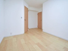 【神奈川県/横浜市港南区大久保】クレッセント上大岡ヴューズテラス サービスルーム（納戸）