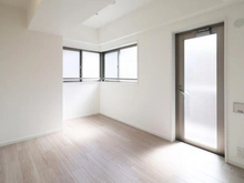 【神奈川県/横浜市南区高根町】ルシオン大通り公園 洋室