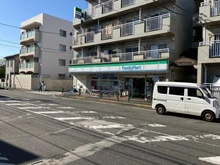 【東京都/世田谷区上北沢】プラウド上北沢ディアージュ ファミリーマートまるいし八幡山店（現地より約520m）