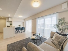 【神奈川県/横浜市中区野毛町】カスタリア桜木町 リビング・ダイニング：※家具・調度品は販売価格に含まれておりません