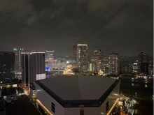 【神奈川県/横浜市西区みなとみらい】ブルーハーバータワーみなとみらい 眺望：ズーム無
横浜の夜景を望む