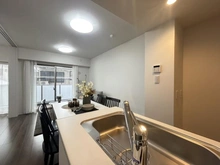 【神奈川県/横浜市神奈川区松見町】ブリシア横浜大口 リビング・ダイニング：（左）洋室