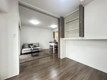 【神奈川県/横浜市神奈川区松見町】ブリシア横浜大口 洋室：（奥）リビングダイニング