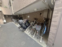 【神奈川県/横浜市中区末吉町】日神パレステージ伊勢佐木 駐輪場