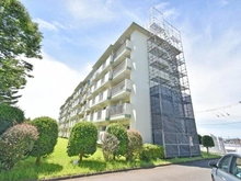 【神奈川県/横浜市南区六ツ川】六ッ川台団地1街区1号棟 外観：大規模修繕中