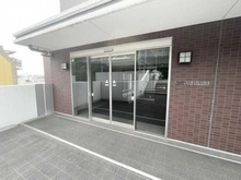 【神奈川県/横浜市中区根岸町】クオス横浜根岸森林公園 6階部分サブエントランス