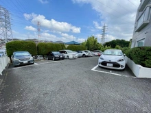 【神奈川県/横浜市泉区中田東】戸塚ダイカンプラザ 駐車場：月額7,000円、10,000円