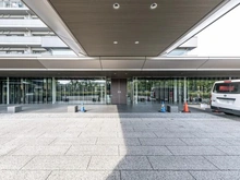 【神奈川県/川崎市川崎区港町】リヴァリエ C棟 アプローチ