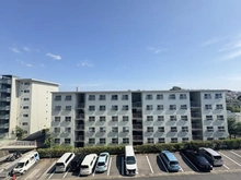 【神奈川県/横浜市西区宮ケ谷】三ツ沢ハイタウン1号棟 眺望：リビングダイニングからの眺望