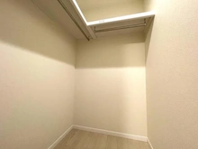 【神奈川県/横浜市西区西平沼町】ヨコハマタワーリングスクエア THE  WEST 収納：ウォークインクローゼット