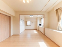 【神奈川県/横浜市保土ケ谷区保土ケ谷町】オークフローレ横濱保土ヶ谷 LDK：（奥）洋室