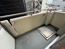 【神奈川県/横浜市神奈川区鶴屋町】グローリア初穂横浜 バルコニー
