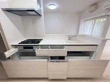 【神奈川県/横須賀市東逸見町】ウェルシティ横須賀ポートバレーヌ2番館 収納:キッチン