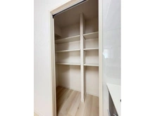 【神奈川県/横須賀市東逸見町】ウェルシティ横須賀ポートバレーヌ2番館 収納