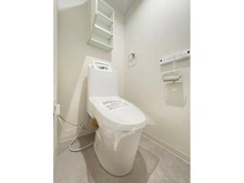 【神奈川県/横須賀市東逸見町】ウェルシティ横須賀ポートバレーヌ2番館 トイレ