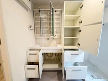 【神奈川県/横須賀市東逸見町】ウェルシティ横須賀ポートバレーヌ2番館 収納:洗面台