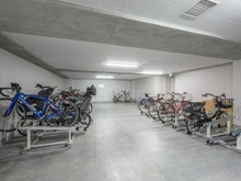 【神奈川県/横浜市西区花咲町】プラウド横浜桜木町 駐輪場