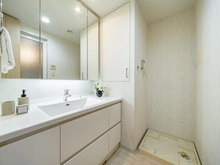 【神奈川県/横浜市西区西平沼町】ヨコハマタワーリングスクエア 洗面所：※家具調度品は価格に含まれません。