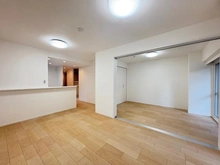 【神奈川県/横浜市西区赤門町】ハーズ赤門町 LDK：(右)洋室