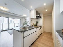 【神奈川県/横浜市西区北幸】ブランズ横浜 キッチン：食洗機・ディスポーザー・浄水器付き