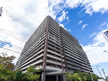 【神奈川県/川崎市川崎区中瀬】フォレシアム コンフォートタワー 外観：外壁タイル貼り/東門前駅に一番近いコンフォートタワー