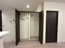 【神奈川県/横浜市保土ケ谷区星川】コスモ星川パークステージ 収納：リビング内