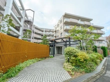 【神奈川県/横浜市神奈川区西寺尾】リミオガーデン横浜西寺尾 アプローチ