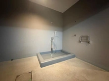 【神奈川県/横浜市西区花咲町】クリオ横濱桜木町ミッドグレイス 共用部：ペット足洗い場