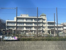 【神奈川県/横浜市中区池袋】レーベン横浜山手 ONE WARD COURT 横浜市立立野小学校（現地より約1,166m）：山手駅道路向かいにある小学校