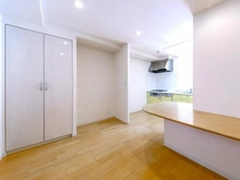 【神奈川県/横浜市都筑区高山】タンタタウン 9番街 室内：キッチン奥/収納スペース有