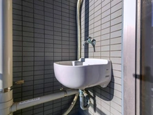 【神奈川県/横浜市都筑区高山】タンタタウン 9番街 スロップシンク：バルコニーに有り