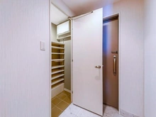 【神奈川県/横浜市都筑区高山】タンタタウン 9番街 玄関：シューズインクローク有/玄関ドアはダブルロック